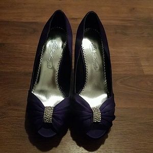 Michaelangelo plum heels size 6 1/2